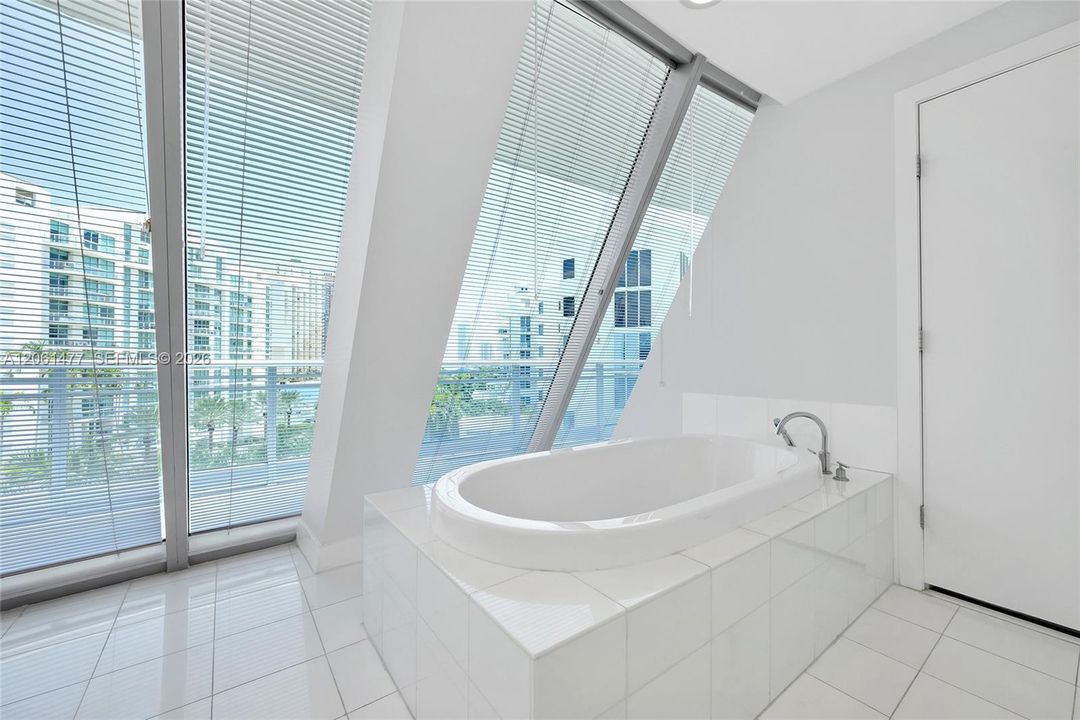 В аренду: $9,000 (3 спален, 3 ванн, 2509 Квадратных фут)