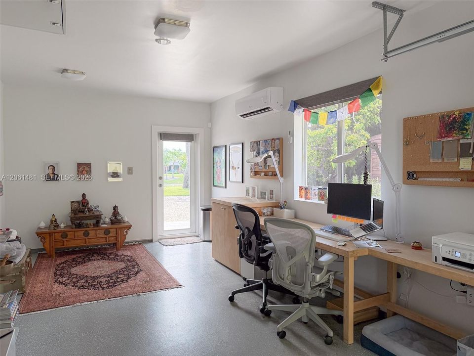 For Sale: $1,375,000 (4 beds, 3 baths, 2220 Square Feet)