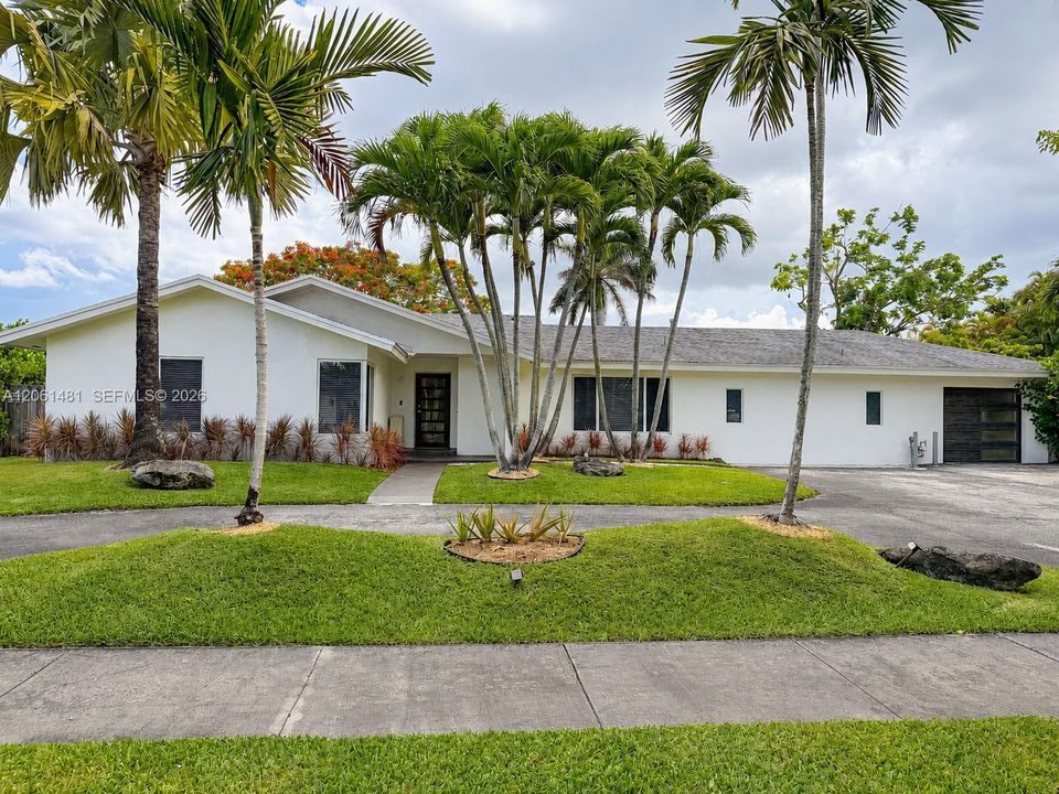 For Sale: $1,375,000 (4 beds, 3 baths, 2220 Square Feet)