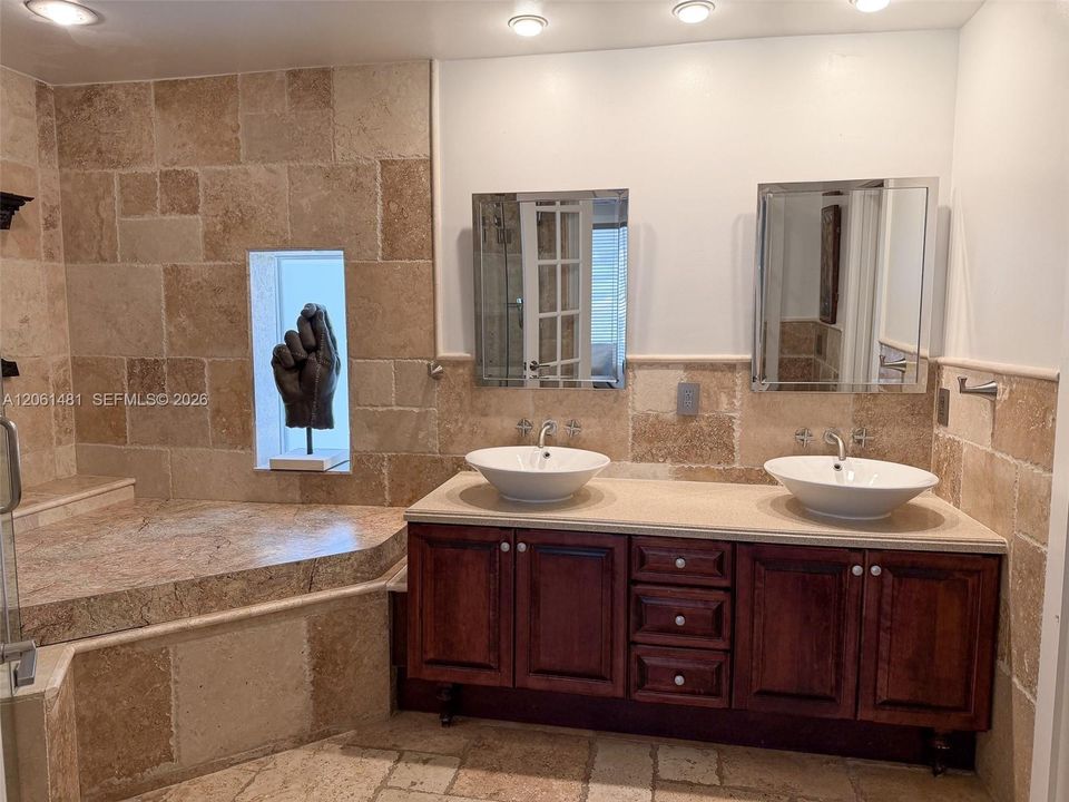 For Sale: $1,375,000 (4 beds, 3 baths, 2220 Square Feet)