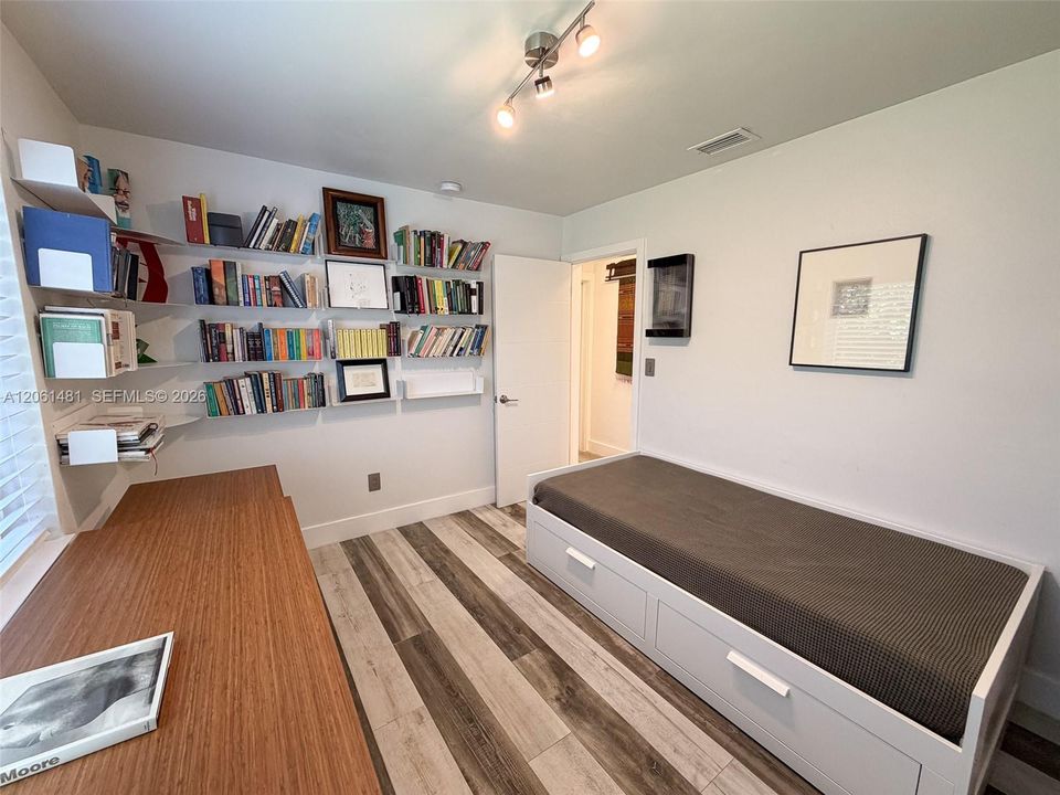 For Sale: $1,375,000 (4 beds, 3 baths, 2220 Square Feet)