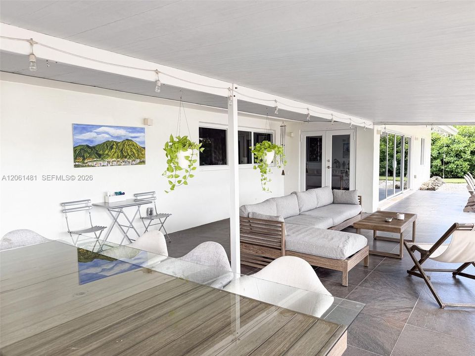 For Sale: $1,375,000 (4 beds, 3 baths, 2220 Square Feet)