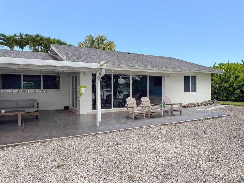 For Sale: $1,375,000 (4 beds, 3 baths, 2220 Square Feet)