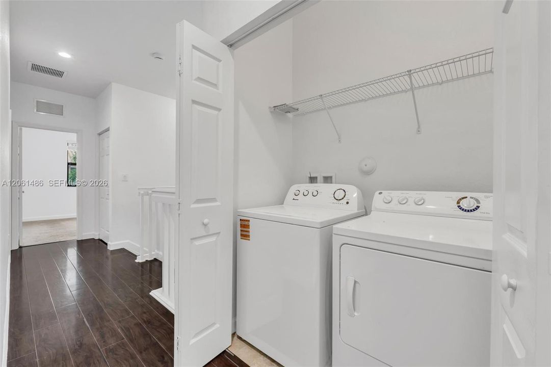 For Sale: $570,000 (4 beds, 2 baths, 1862 Square Feet)