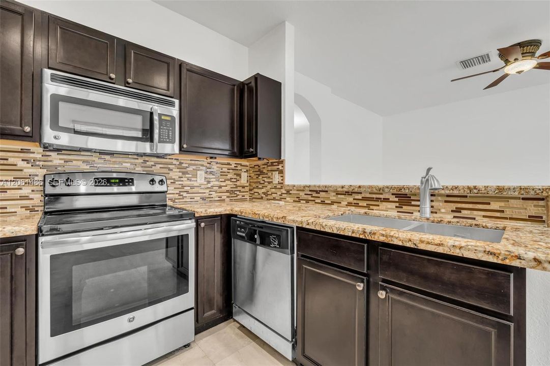 For Sale: $570,000 (4 beds, 2 baths, 1862 Square Feet)