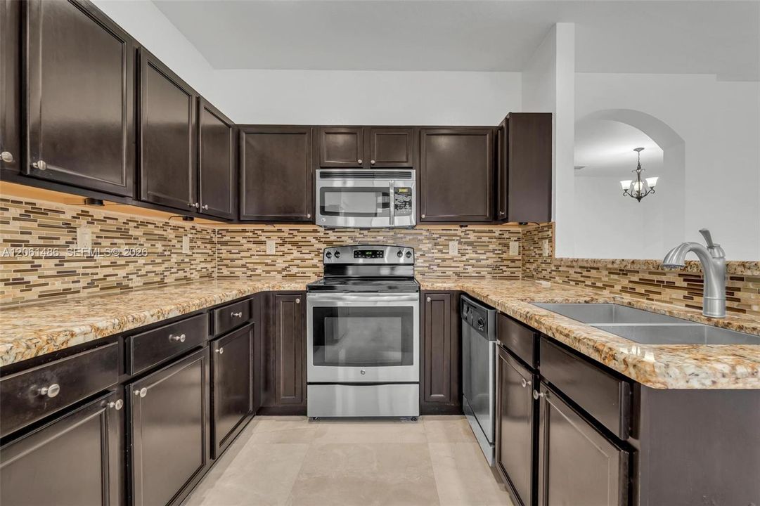For Sale: $570,000 (4 beds, 2 baths, 1862 Square Feet)