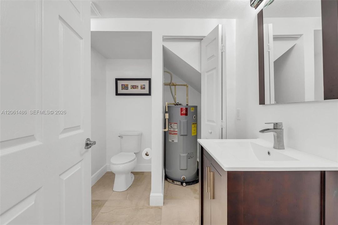 For Sale: $570,000 (4 beds, 2 baths, 1862 Square Feet)