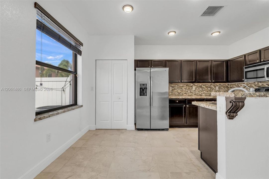 For Sale: $570,000 (4 beds, 2 baths, 1862 Square Feet)