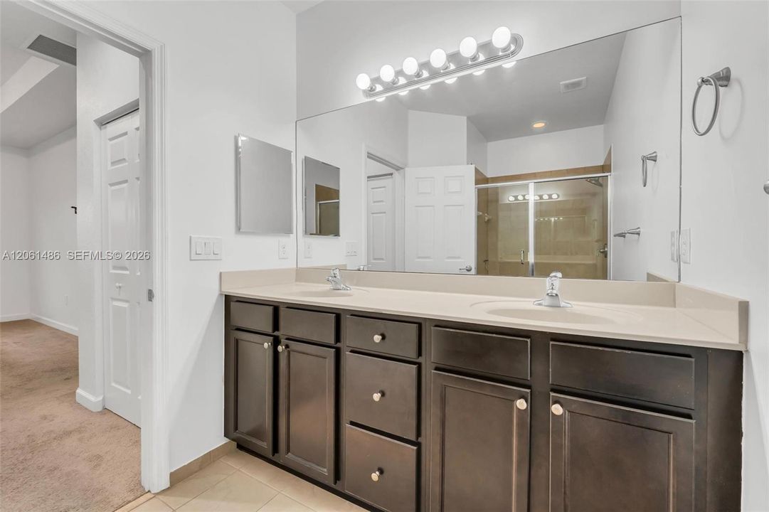 For Sale: $570,000 (4 beds, 2 baths, 1862 Square Feet)