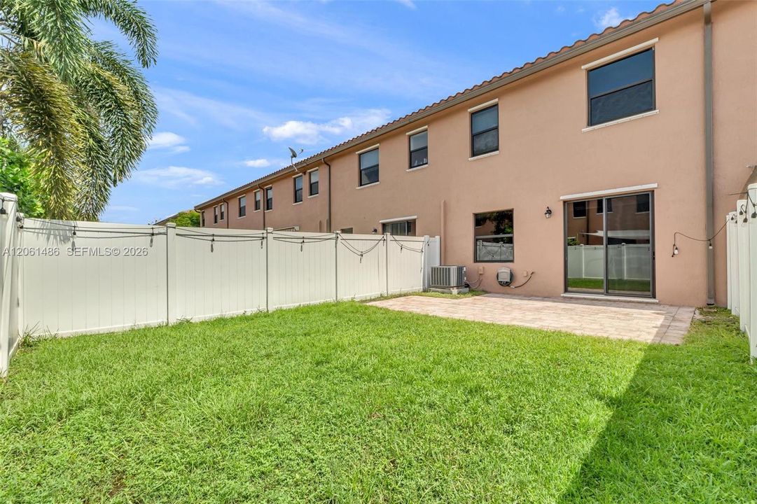 For Sale: $570,000 (4 beds, 2 baths, 1862 Square Feet)