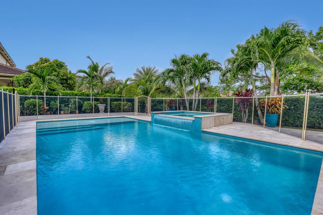 Pool w/ Child Fence