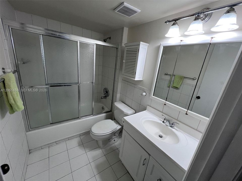 Primary ensuite bathroom