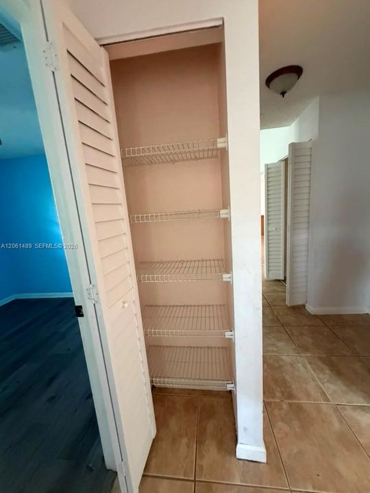 В аренду: $3,600 (3 спален, 2 ванн, 1410 Квадратных фут)