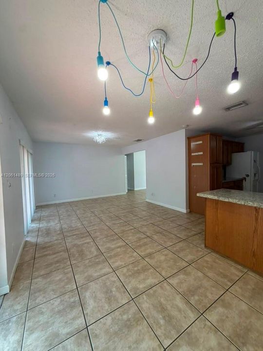 В аренду: $3,600 (3 спален, 2 ванн, 1410 Квадратных фут)