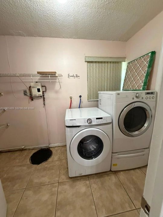 В аренду: $3,600 (3 спален, 2 ванн, 1410 Квадратных фут)