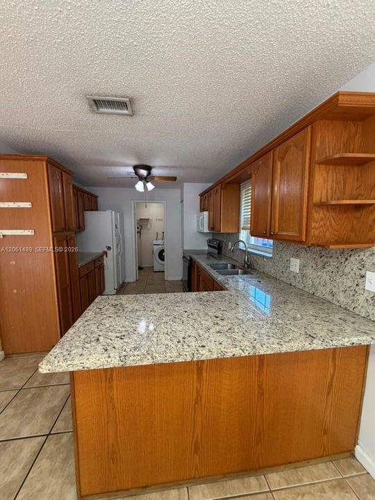 В аренду: $3,600 (3 спален, 2 ванн, 1410 Квадратных фут)