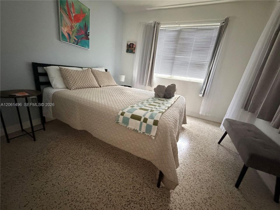 В аренду: $1,900 (1 спален, 1 ванн, 4920 Квадратных фут)
