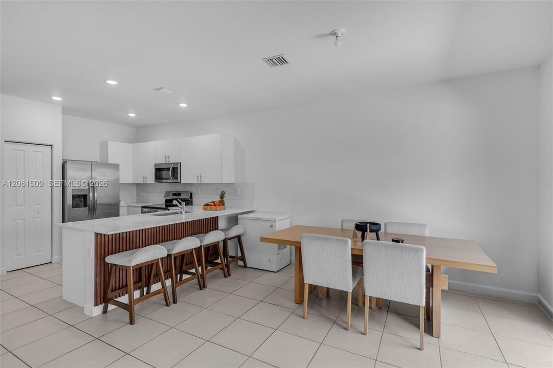 For Sale: $560,000 (3 beds, 2 baths, 1827 Square Feet)