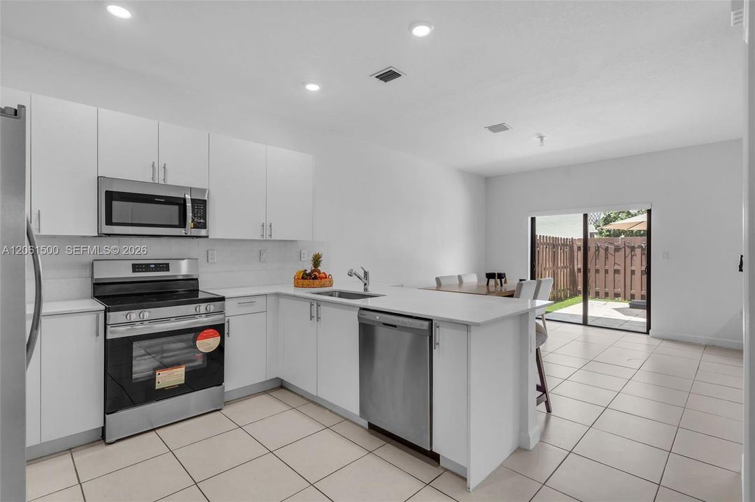 For Sale: $560,000 (3 beds, 2 baths, 1827 Square Feet)