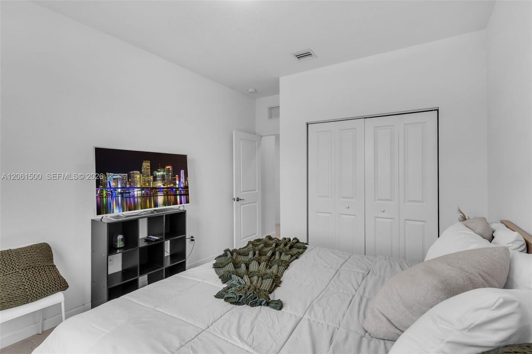 For Sale: $560,000 (3 beds, 2 baths, 1827 Square Feet)