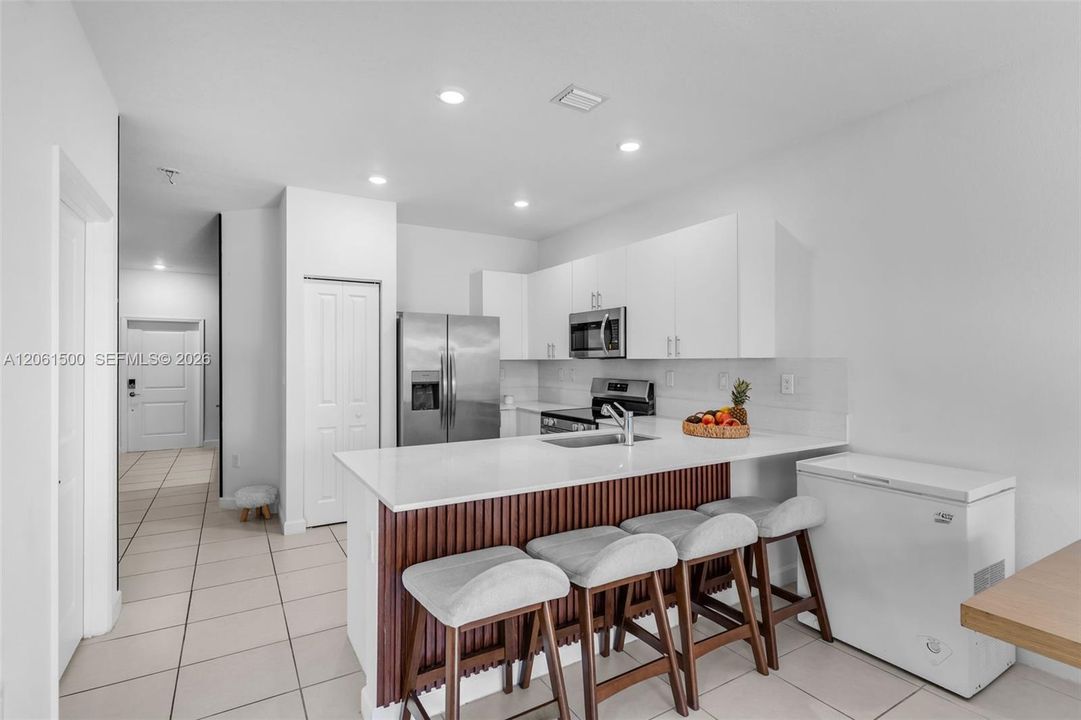 For Sale: $560,000 (3 beds, 2 baths, 1827 Square Feet)