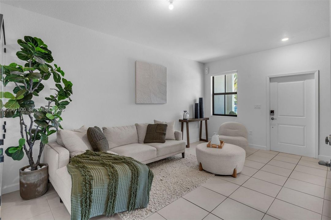 For Sale: $560,000 (3 beds, 2 baths, 1827 Square Feet)