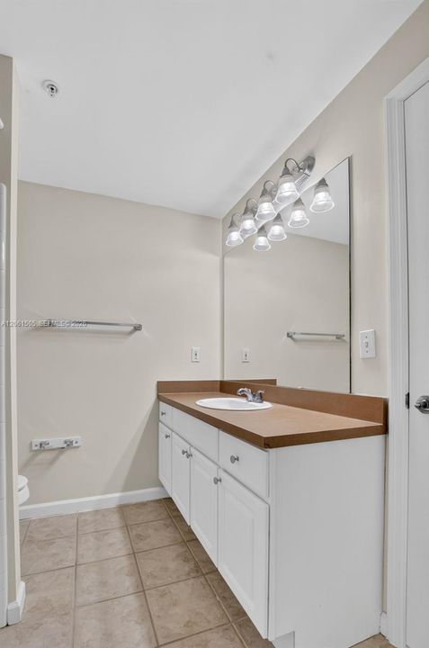 В аренду: $2,750 (2 спален, 2 ванн, 1175 Квадратных фут)
