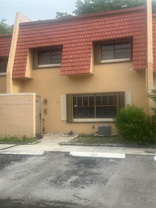 В аренду: $2,500 (3 спален, 2 ванн, 1865 Квадратных фут)