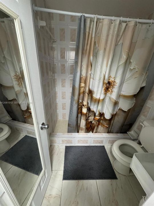 На продажу: $560,000 (2 спален, 1 ванн, 953 Квадратных фут)