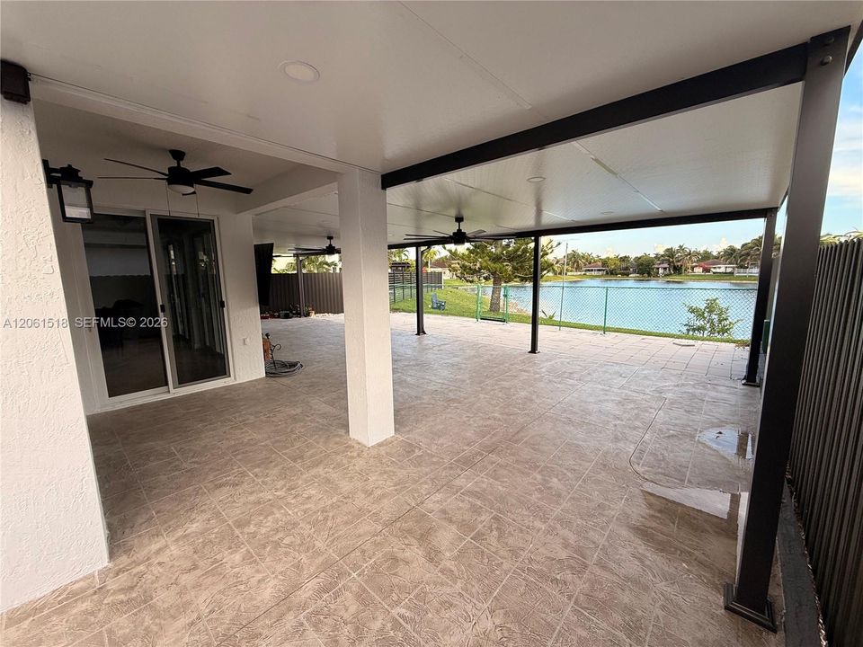 En Venta: $779,900 (3 camas, 2 baños, 2229 Pies cuadrados)