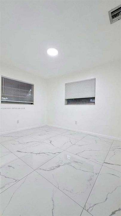В аренду: $3,500 (4 спален, 2 ванн, 1415 Квадратных фут)