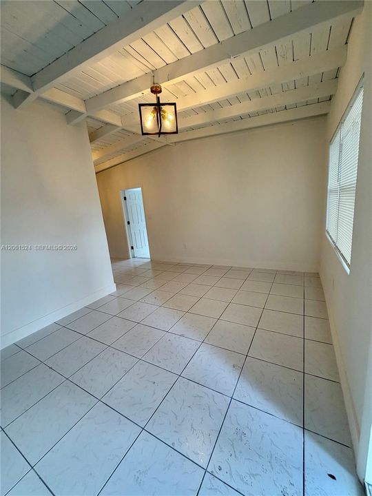En Renta: $2,950 (3 camas, 1 baños, 1100 Pies cuadrados)