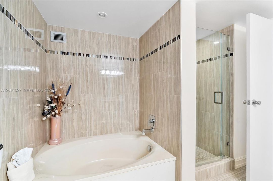 En Venta: $325,000 (2 camas, 2 baños, 1430 Pies cuadrados)