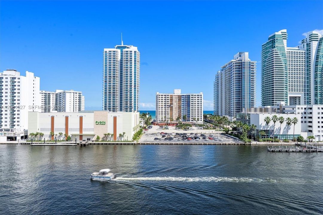 En Venta: $325,000 (2 camas, 2 baños, 1430 Pies cuadrados)
