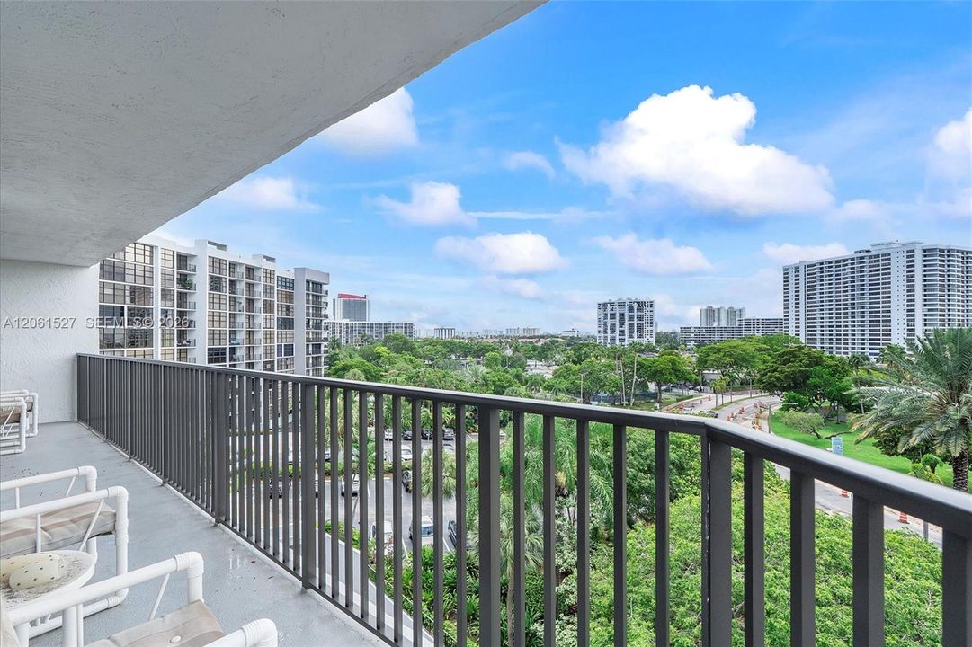 En Venta: $325,000 (2 camas, 2 baños, 1430 Pies cuadrados)