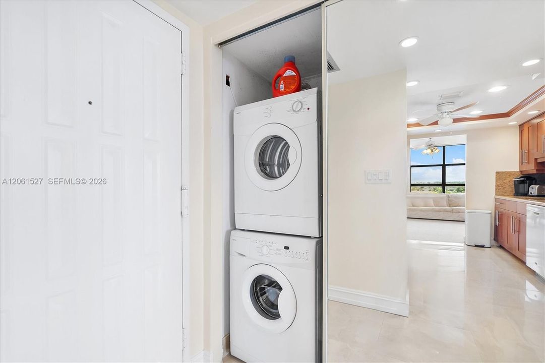 En Venta: $325,000 (2 camas, 2 baños, 1430 Pies cuadrados)
