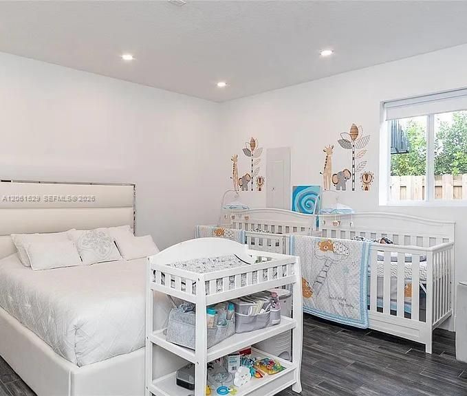 En Renta: $4,000 (5 camas, 4 baños, 2048 Pies cuadrados)