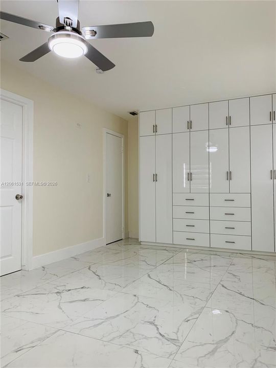 В аренду: $3,399 (3 спален, 1 ванн, 1025 Квадратных фут)