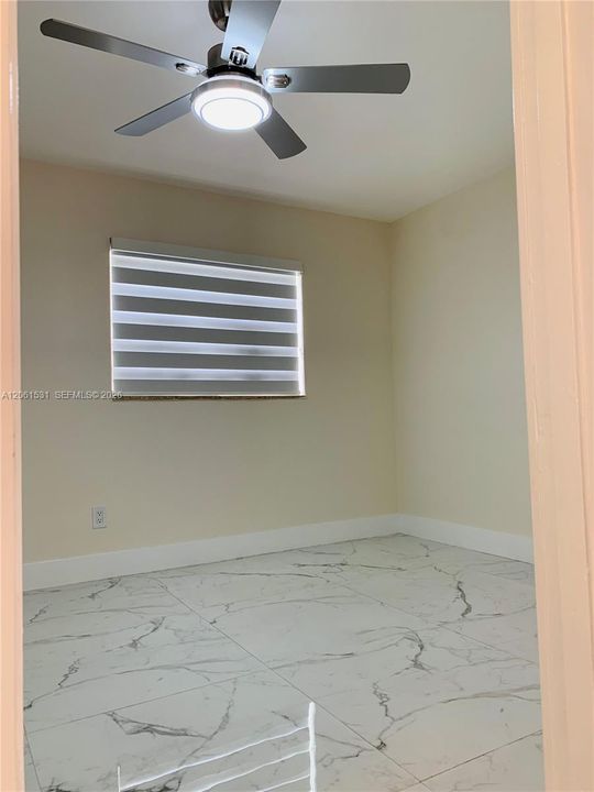В аренду: $3,399 (3 спален, 1 ванн, 1025 Квадратных фут)