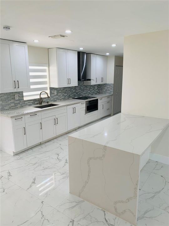 В аренду: $3,399 (3 спален, 1 ванн, 1025 Квадратных фут)