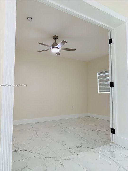 В аренду: $3,399 (3 спален, 1 ванн, 1025 Квадратных фут)