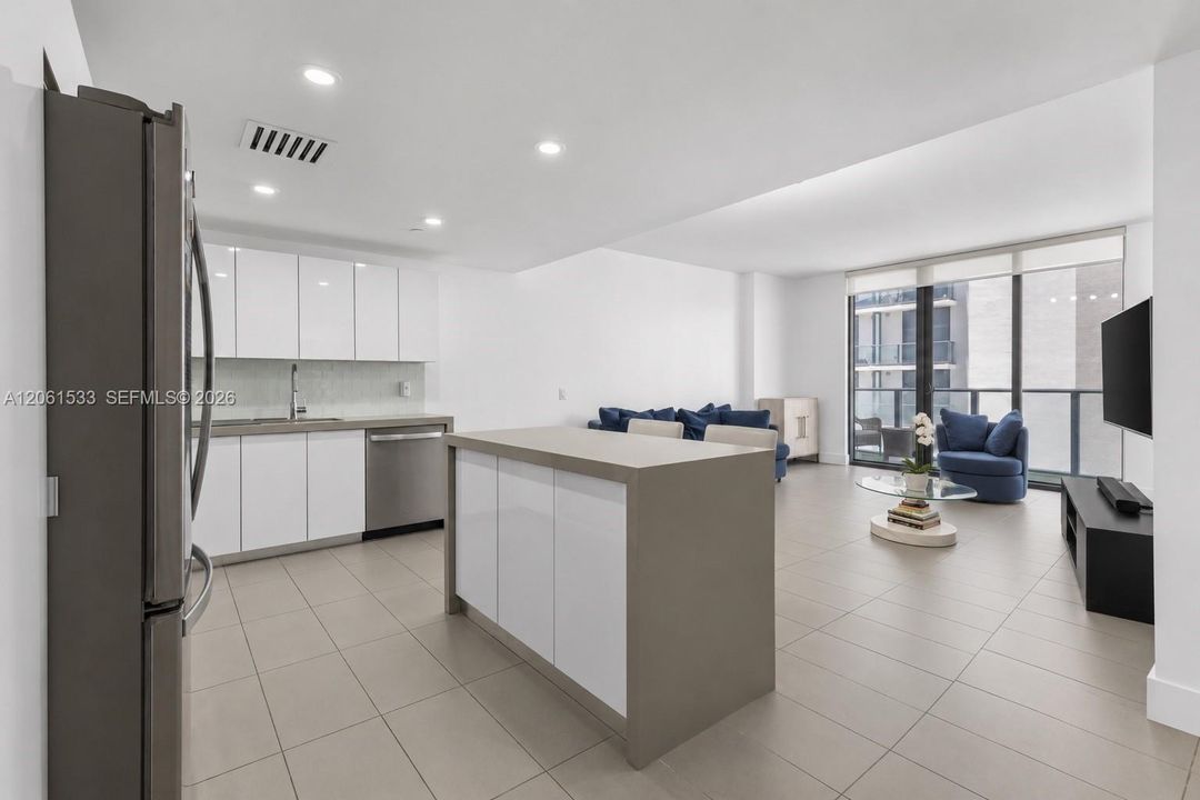 В аренду: $2,950 (1 спален, 1 ванн, 754 Квадратных фут)