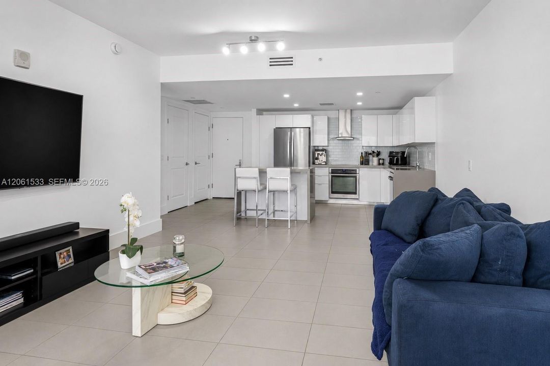 В аренду: $2,950 (1 спален, 1 ванн, 754 Квадратных фут)