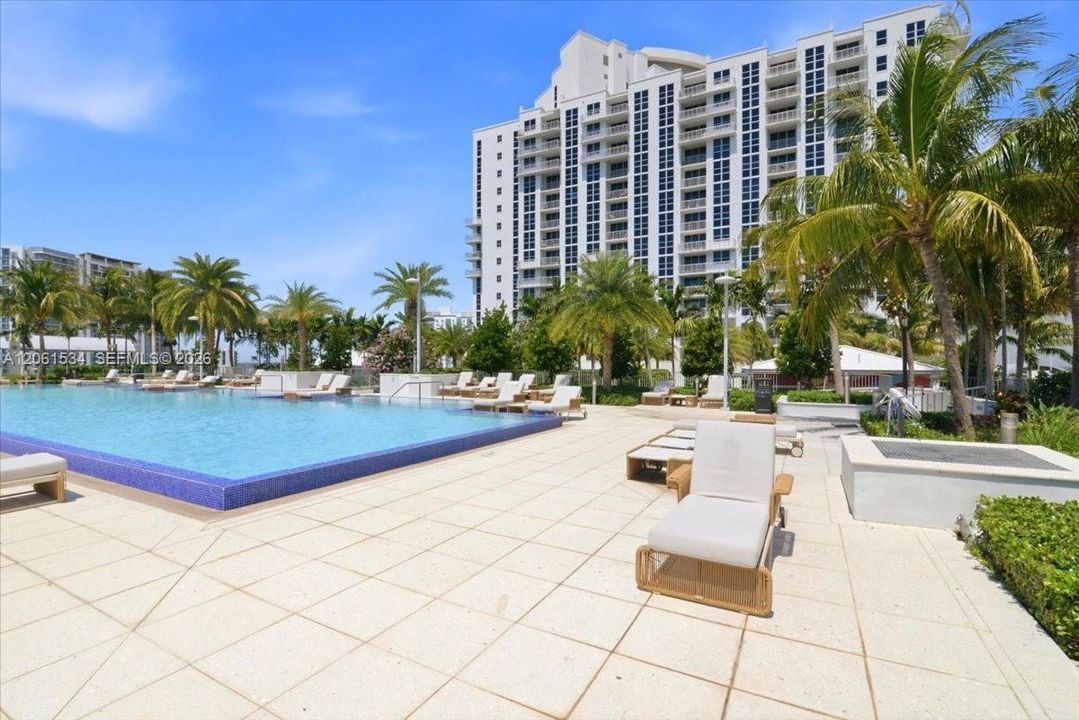В аренду: $2,600 (1 спален, 1 ванн, 672 Квадратных фут)