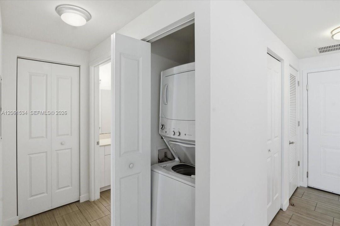 В аренду: $2,600 (1 спален, 1 ванн, 672 Квадратных фут)
