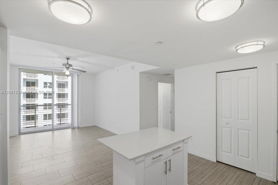 В аренду: $2,600 (1 спален, 1 ванн, 672 Квадратных фут)