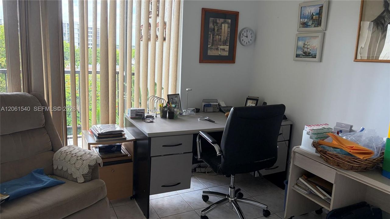For Sale: $300,000 (2 beds, 2 baths, 1200 Square Feet)