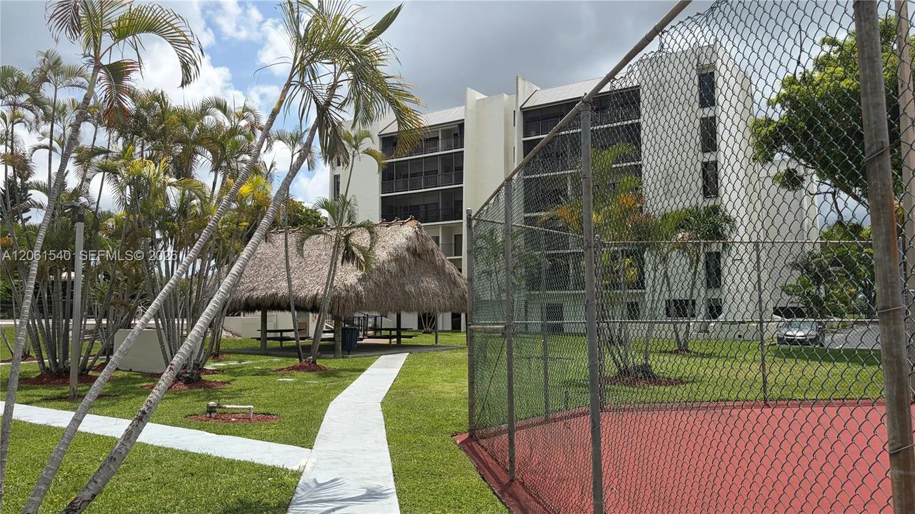 For Sale: $300,000 (2 beds, 2 baths, 1200 Square Feet)