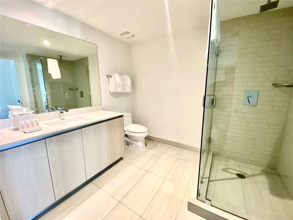 В аренду: $6,500 (2 спален, 2 ванн, 1054 Квадратных фут)