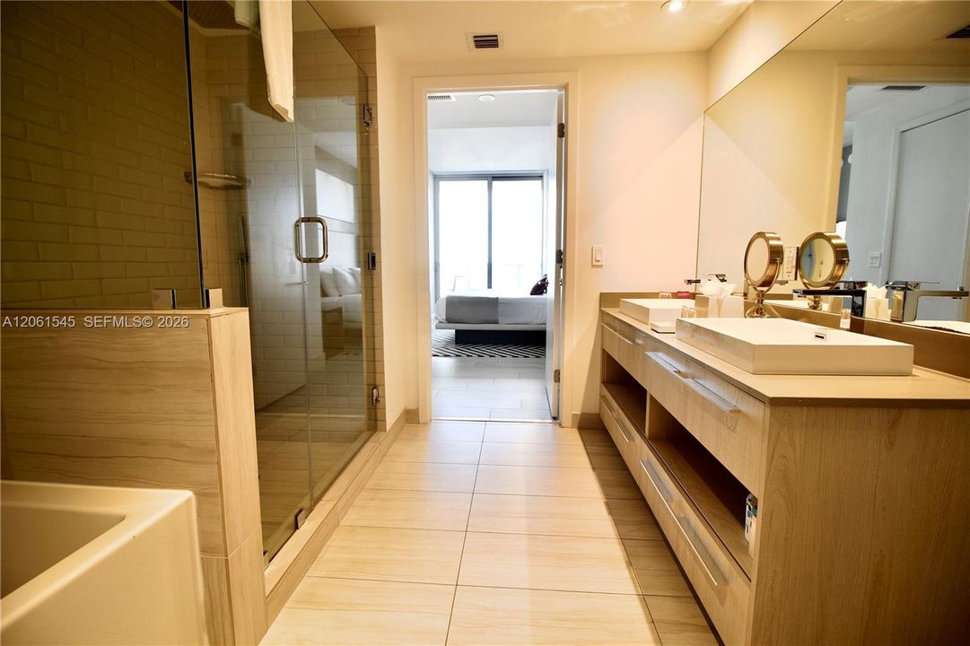 В аренду: $6,500 (2 спален, 2 ванн, 1054 Квадратных фут)